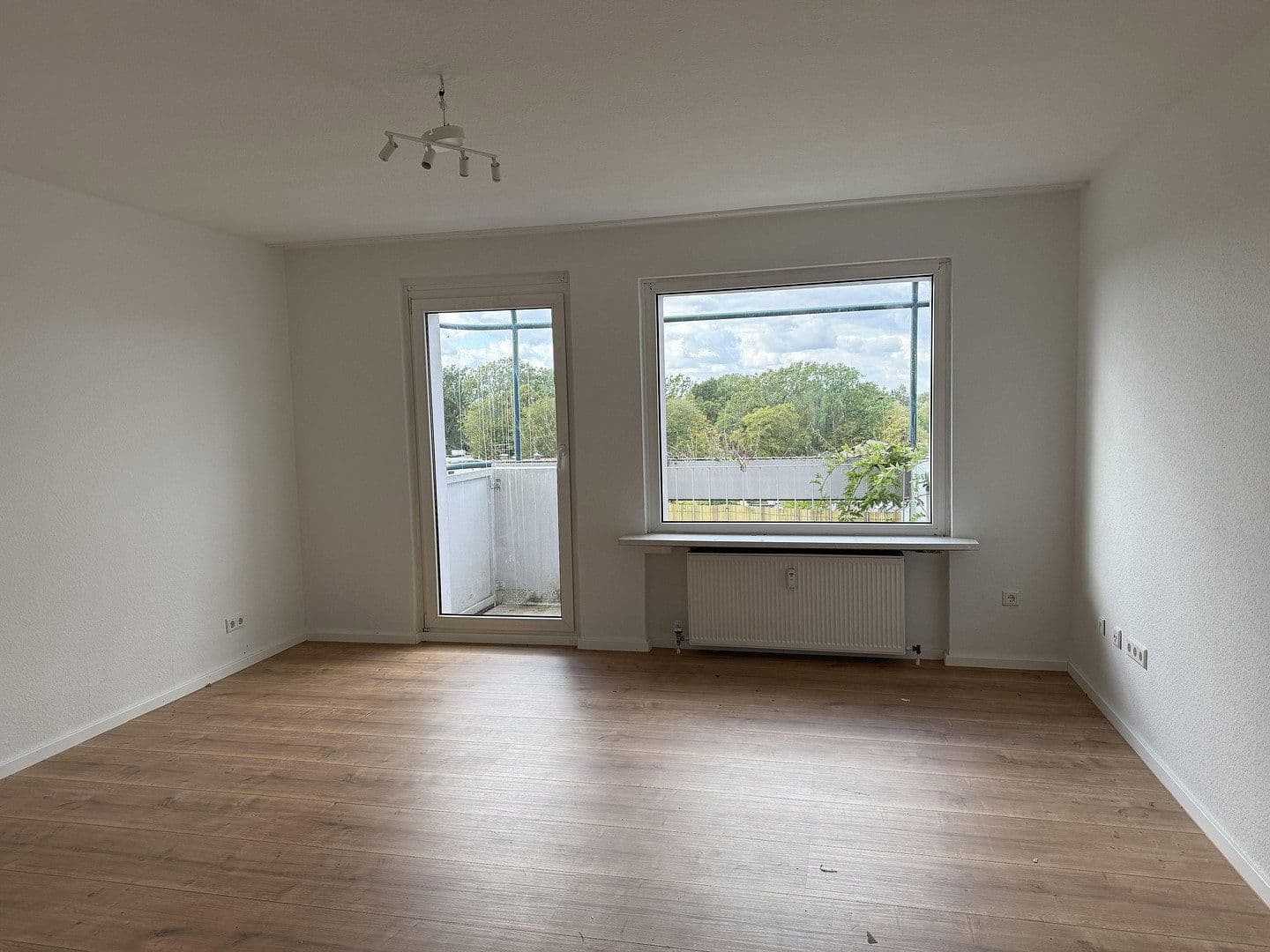 Prenájom bytu 3-izbový 75 m², An der Wallburg 97, Bergisch Gladbach, Severné Porýnie - Westfálsko Prenájom bytu 3-izbový 75 m², An der Wallburg 97, Bergisch Gladbach, Severné Porýnie - Westfálsko