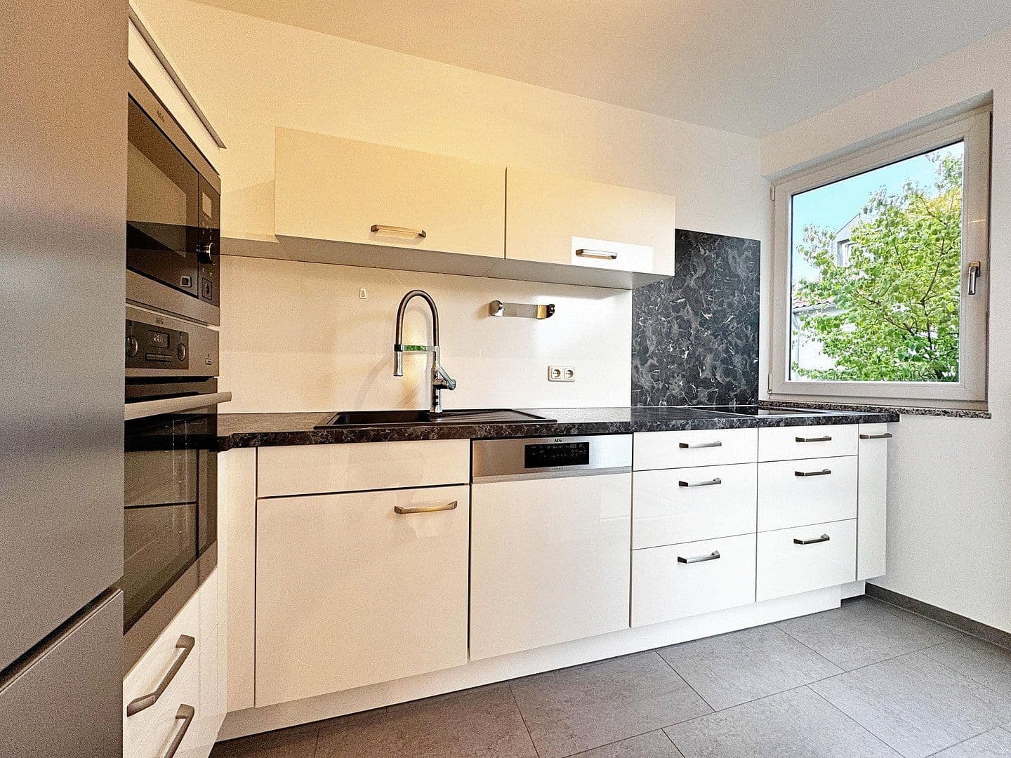 Prenájom bytu 3-izbový 88 m², Landsham bei Kirchheim, Bavorsko Prenájom bytu 3-izbový 88 m², Landsham bei Kirchheim, Bavorsko