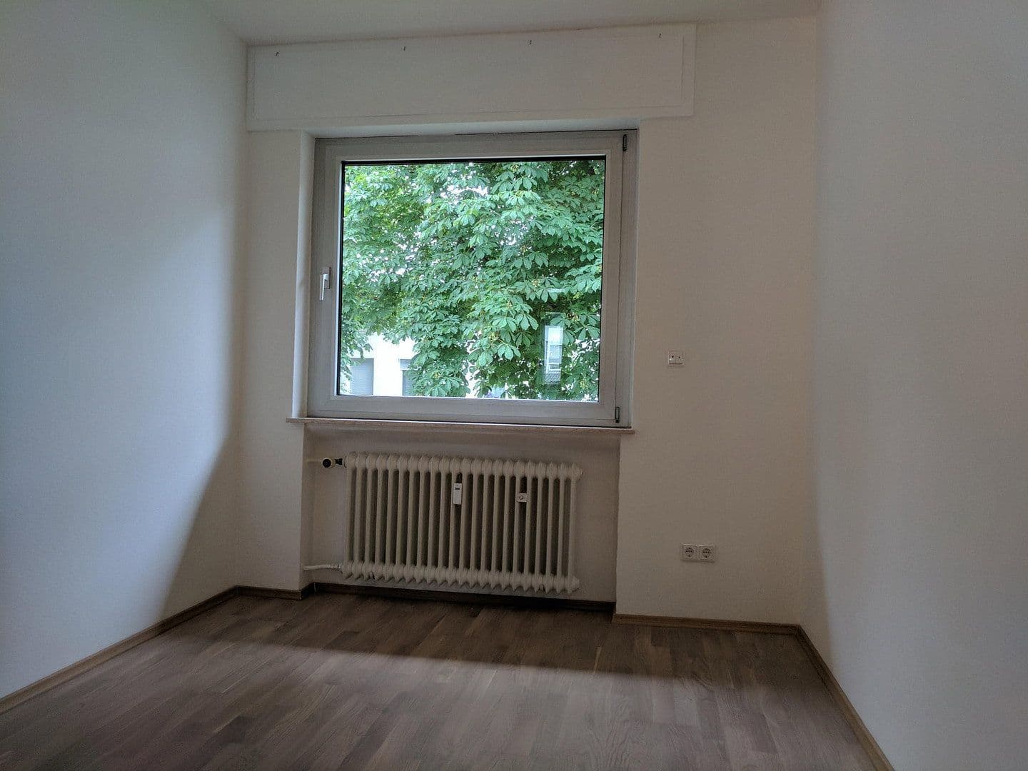 Prenájom bytu 4-izbový 127 m², Offenbach, Hesensko Prenájom bytu 4-izbový 127 m², Offenbach, Hesensko