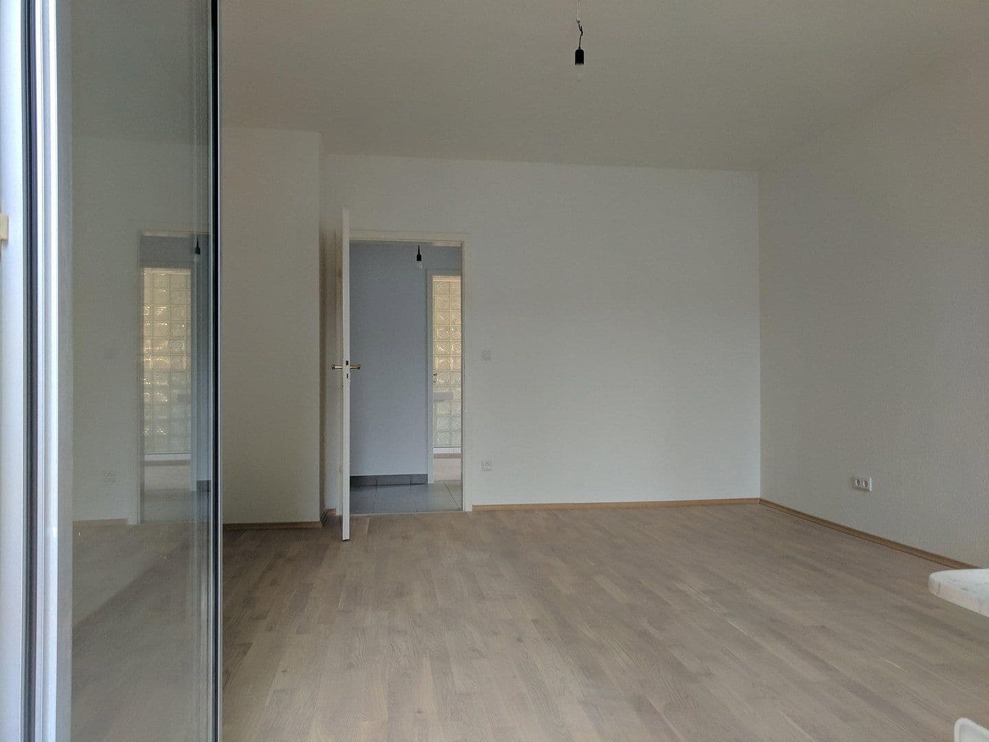 Prenájom bytu 4-izbový 127 m², Offenbach, Hesensko Prenájom bytu 4-izbový 127 m², Offenbach, Hesensko