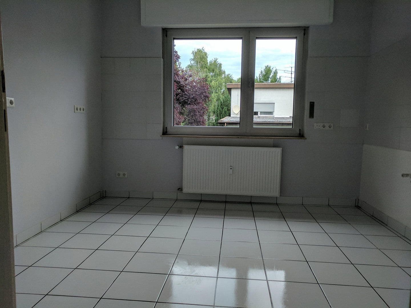 Prenájom bytu 4-izbový 127 m², Offenbach, Hesensko Prenájom bytu 4-izbový 127 m², Offenbach, Hesensko