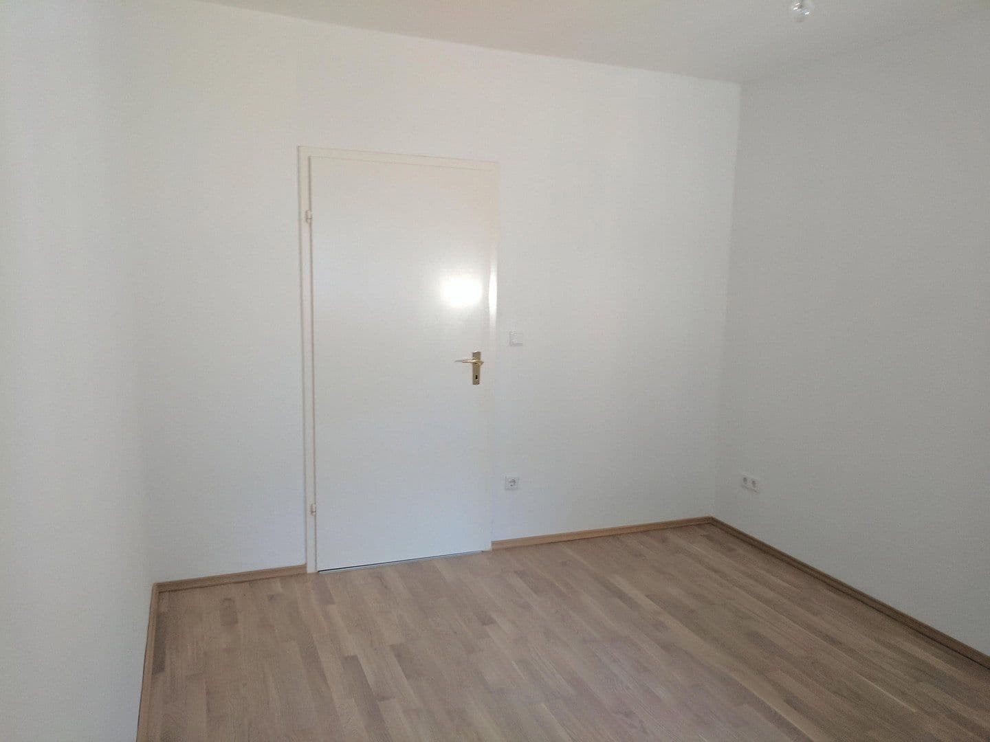 Prenájom bytu 4-izbový 127 m², Offenbach, Hesensko Prenájom bytu 4-izbový 127 m², Offenbach, Hesensko