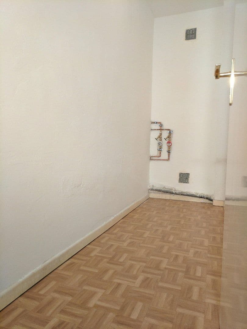 Prenájom bytu 4-izbový 127 m², Offenbach, Hesensko Prenájom bytu 4-izbový 127 m², Offenbach, Hesensko