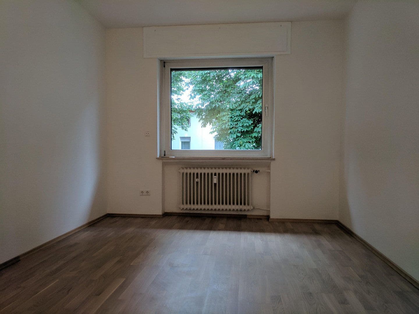Prenájom bytu 4-izbový 127 m², Offenbach, Hesensko Prenájom bytu 4-izbový 127 m², Offenbach, Hesensko