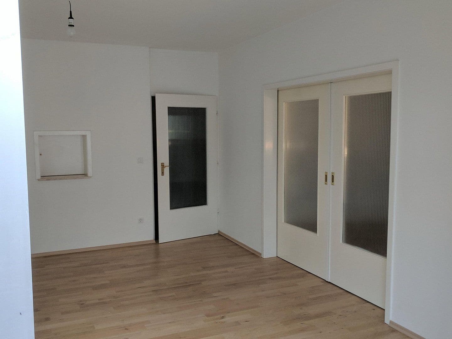 Prenájom bytu 4-izbový 127 m², Offenbach, Hesensko Prenájom bytu 4-izbový 127 m², Offenbach, Hesensko