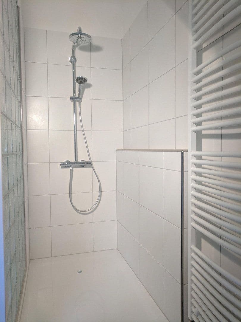 Prenájom bytu 4-izbový 127 m², Offenbach, Hesensko Prenájom bytu 4-izbový 127 m², Offenbach, Hesensko
