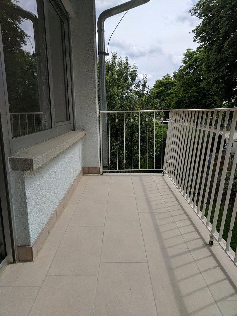Prenájom bytu 4-izbový 127 m², Offenbach, Hesensko Prenájom bytu 4-izbový 127 m², Offenbach, Hesensko