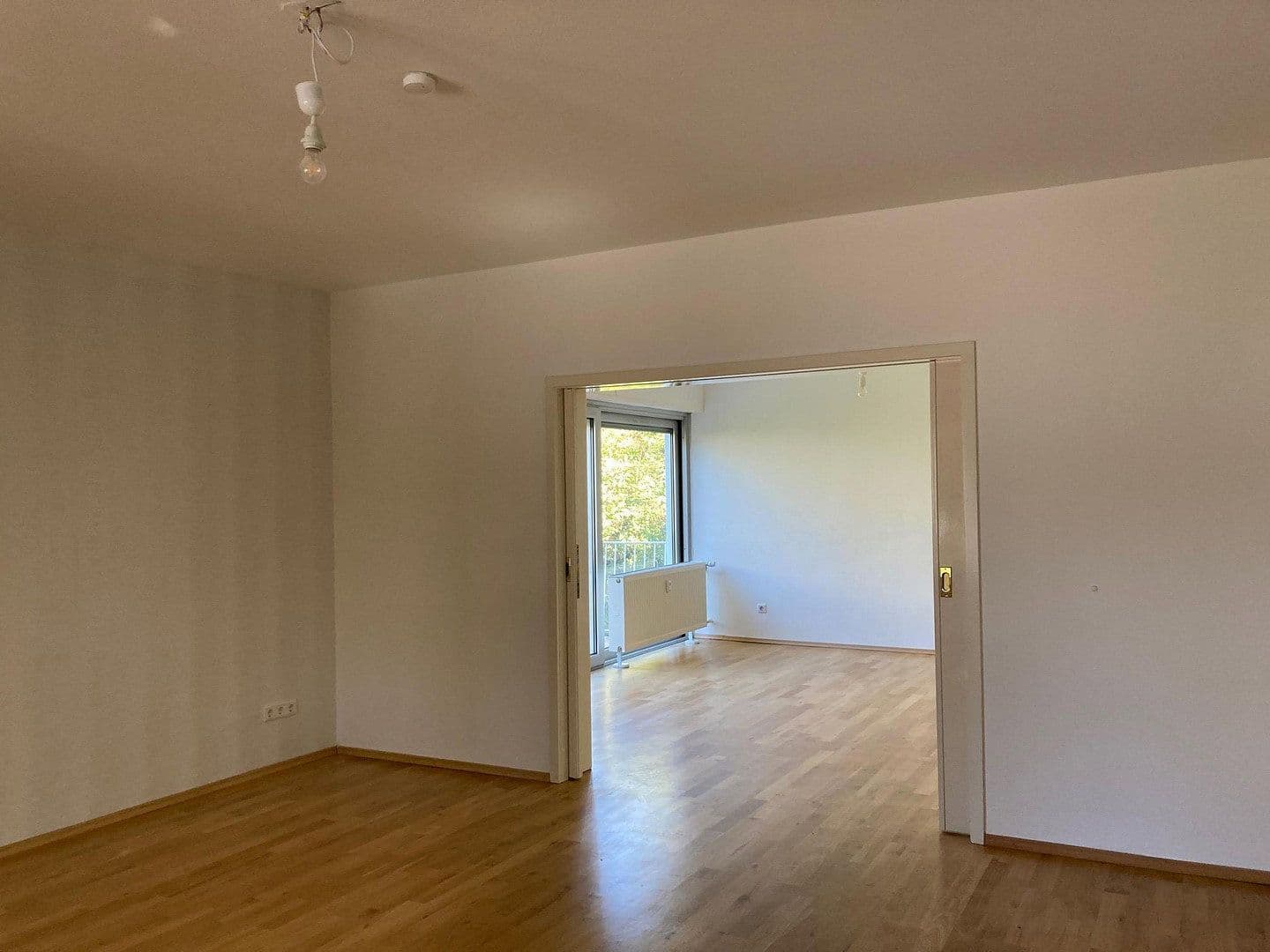 Prenájom bytu 4-izbový 127 m², Offenbach, Hesensko Prenájom bytu 4-izbový 127 m², Offenbach, Hesensko