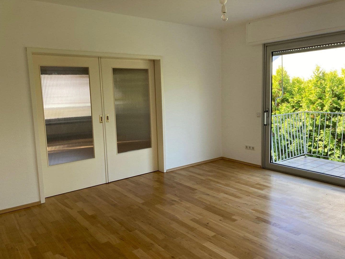 Prenájom bytu 4-izbový 127 m², Offenbach, Hesensko Prenájom bytu 4-izbový 127 m², Offenbach, Hesensko