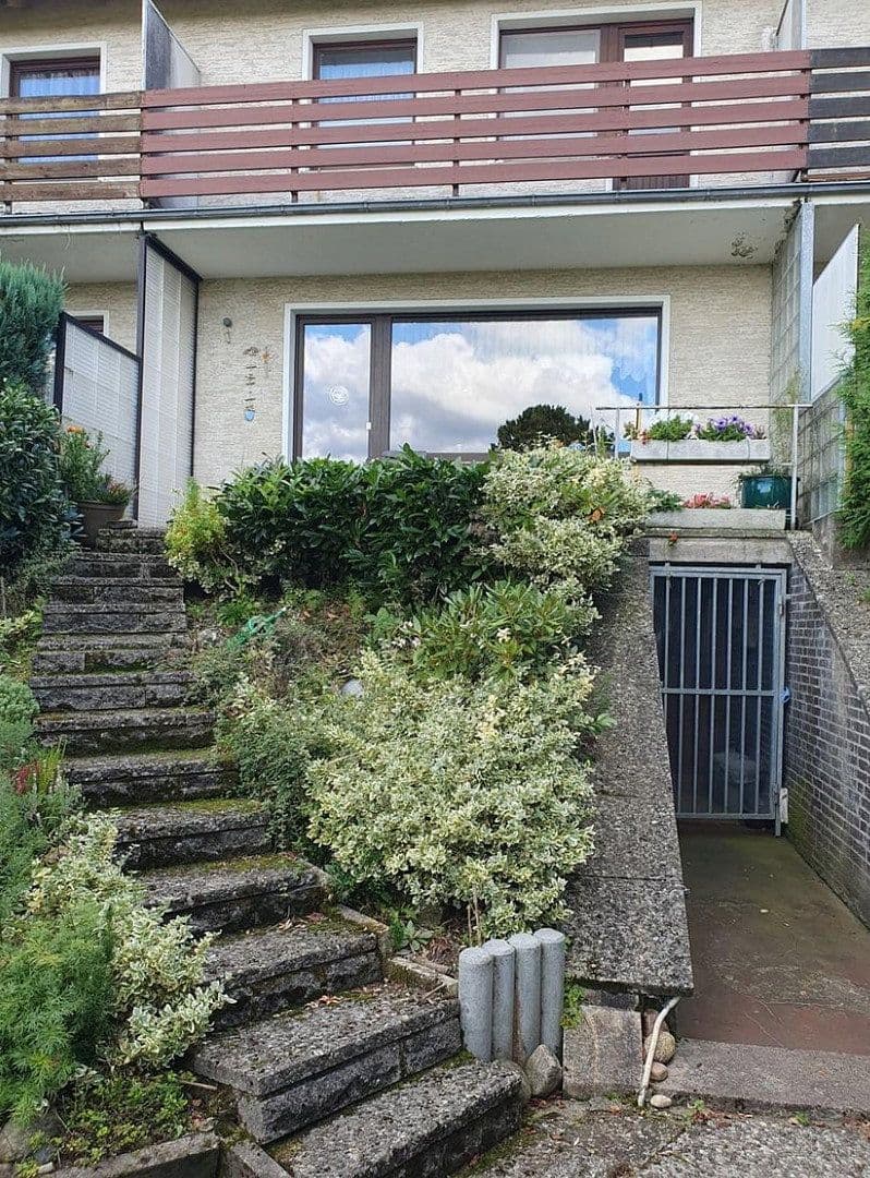 Predaj domu 120 m², pozemok 476 m², Glück-Auf-Str. 6b, Wennigsen (Deister), Dolné Sasko Predaj domu 120 m², pozemok 476 m², Glück-Auf-Str. 6b, Wennigsen (Deister), Dolné Sasko