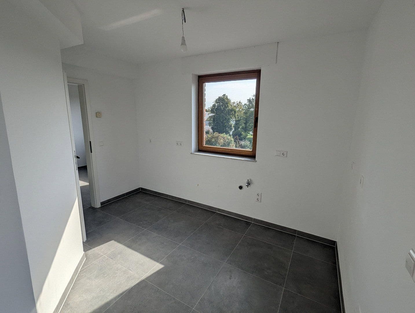 Prenájom bytu 3-izbový 90 m², Eschweiler, Severné Porýnie - Westfálsko Prenájom bytu 3-izbový 90 m², Eschweiler, Severné Porýnie - Westfálsko