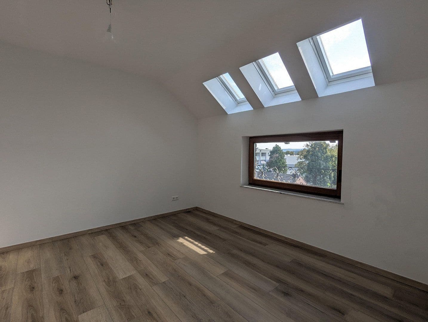Prenájom bytu 3-izbový 90 m², Eschweiler, Severné Porýnie - Westfálsko Prenájom bytu 3-izbový 90 m², Eschweiler, Severné Porýnie - Westfálsko