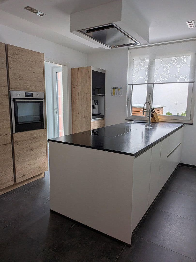 Predaj domu 134 m², pozemok 188 m², Burgthann, Bavorsko Predaj domu 134 m², pozemok 188 m², Burgthann, Bavorsko