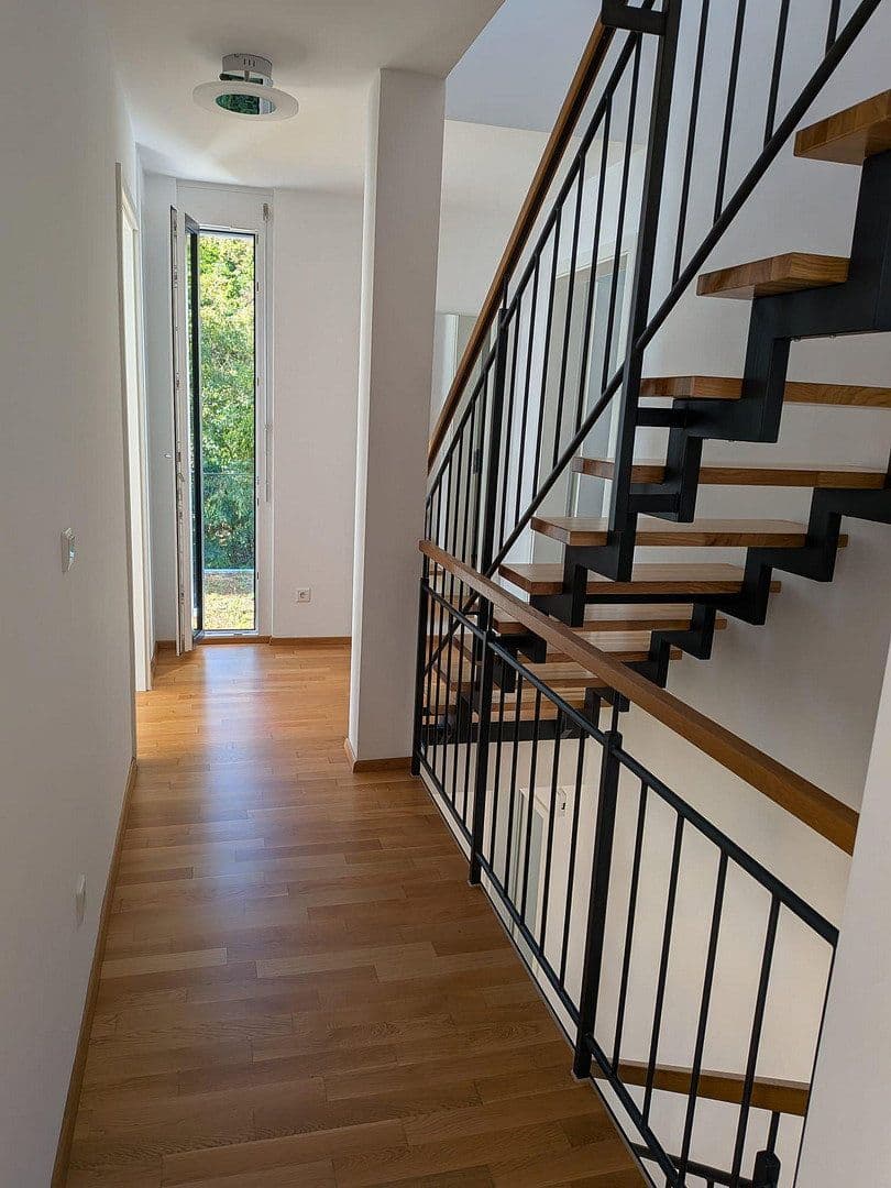Predaj domu 134 m², pozemok 188 m², Burgthann, Bavorsko Predaj domu 134 m², pozemok 188 m², Burgthann, Bavorsko
