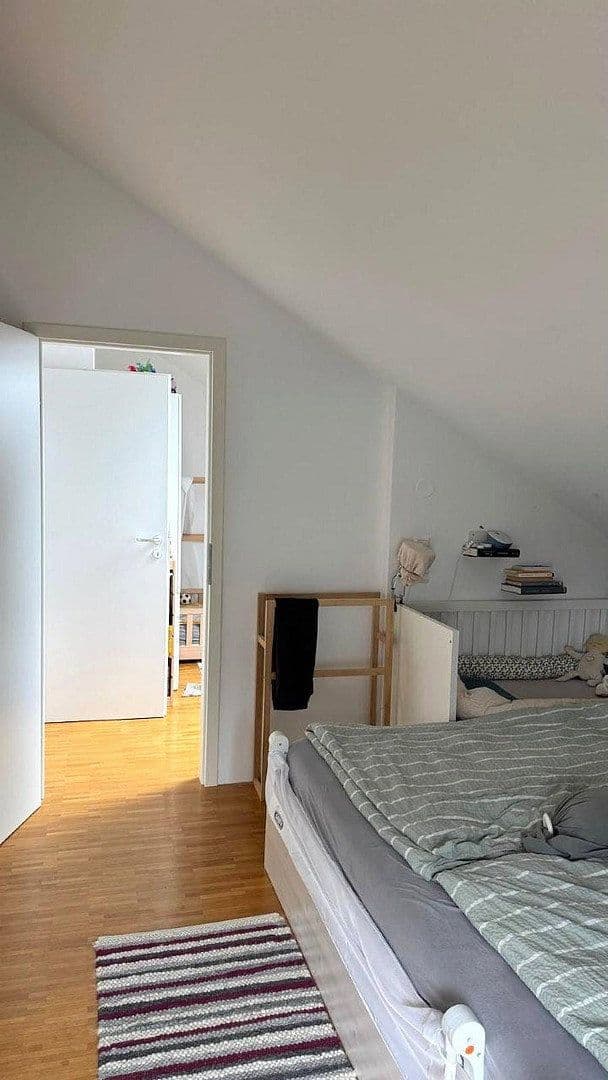 Prenájom bytu 3-izbový 112 m², Martin-Luther-Str. 10, Grafing, Bavorsko Prenájom bytu 3-izbový 112 m², Martin-Luther-Str. 10, Grafing, Bavorsko