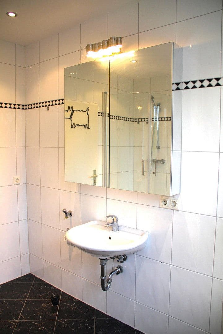 Predaj bytu 2-izbový 66 m², Berlin, Berlín Predaj bytu 2-izbový 66 m², Berlin, Berlín
