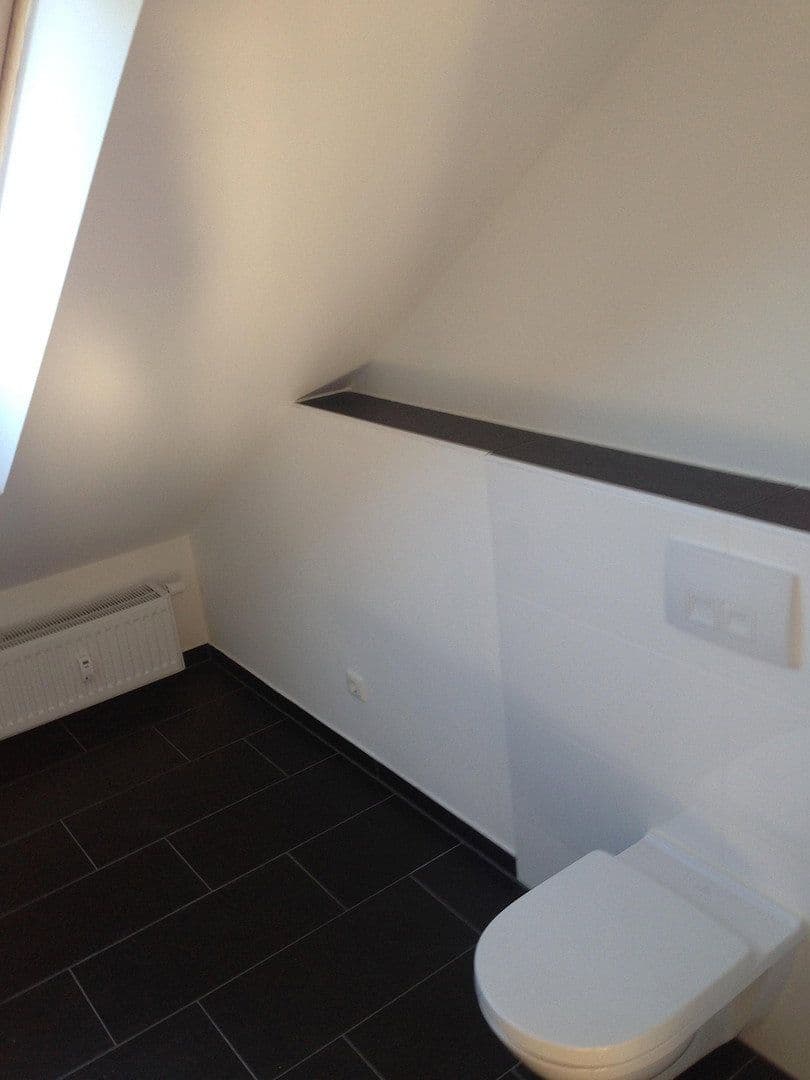 Prenájom bytu 3-izbový 80 m², Markgrafenstr. 24, München, Bavorsko Prenájom bytu 3-izbový 80 m², Markgrafenstr. 24, München, Bavorsko