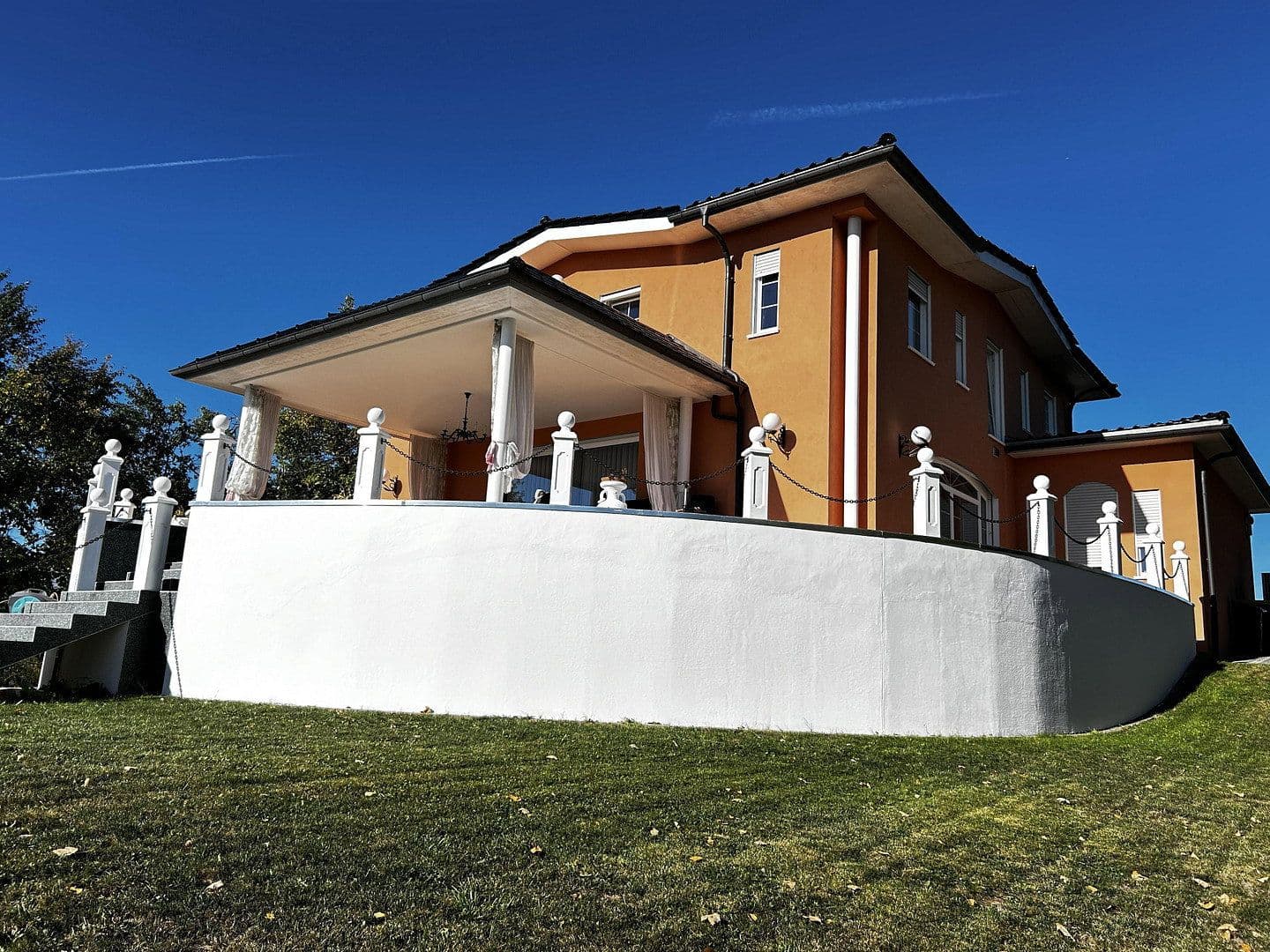 Predaj domu 270 m², pozemok 1.000 m², Trossingen, Bádensko-Wurttembersko Predaj domu 270 m², pozemok 1.000 m², Trossingen, Bádensko-Wurttembersko