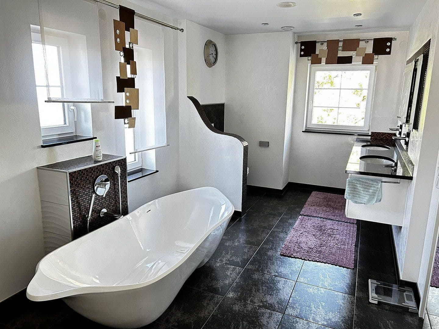 Predaj domu 270 m², pozemok 1.000 m², Trossingen, Bádensko-Wurttembersko Predaj domu 270 m², pozemok 1.000 m², Trossingen, Bádensko-Wurttembersko