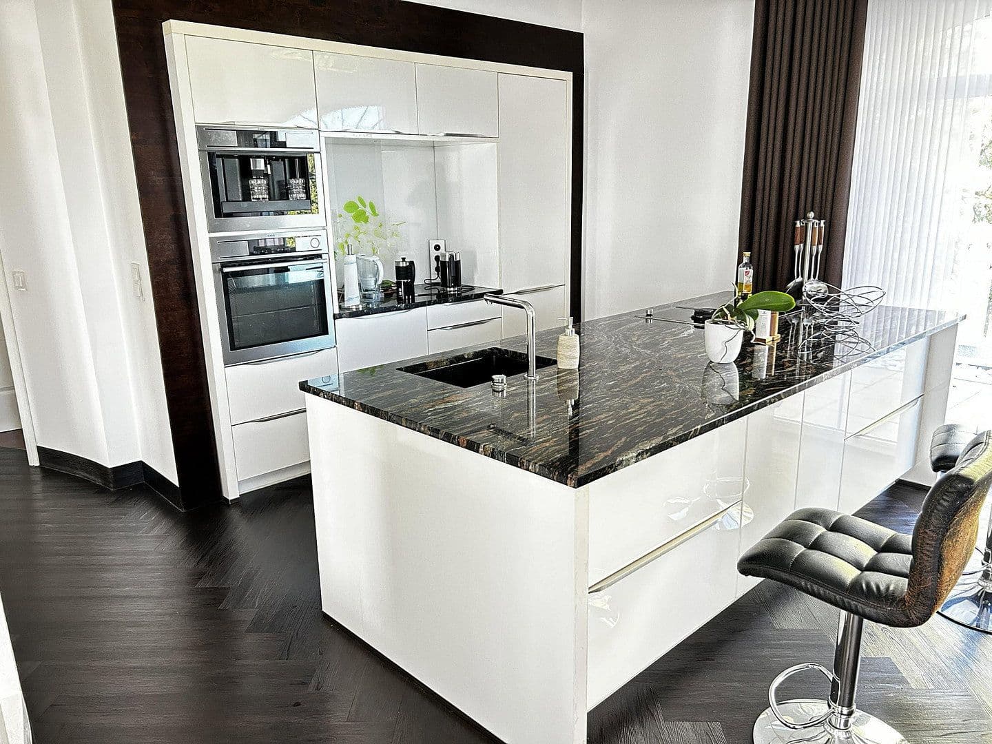 Predaj domu 270 m², pozemok 1.000 m², Trossingen, Bádensko-Wurttembersko Predaj domu 270 m², pozemok 1.000 m², Trossingen, Bádensko-Wurttembersko