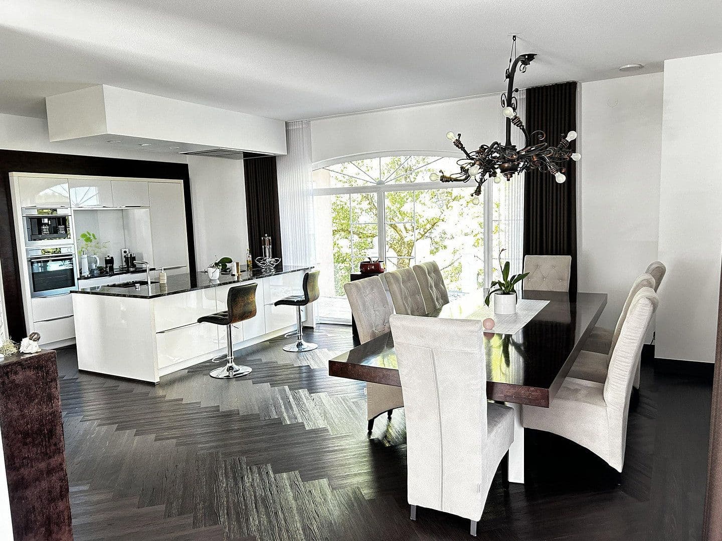 Predaj domu 270 m², pozemok 1.000 m², Trossingen, Bádensko-Wurttembersko Predaj domu 270 m², pozemok 1.000 m², Trossingen, Bádensko-Wurttembersko