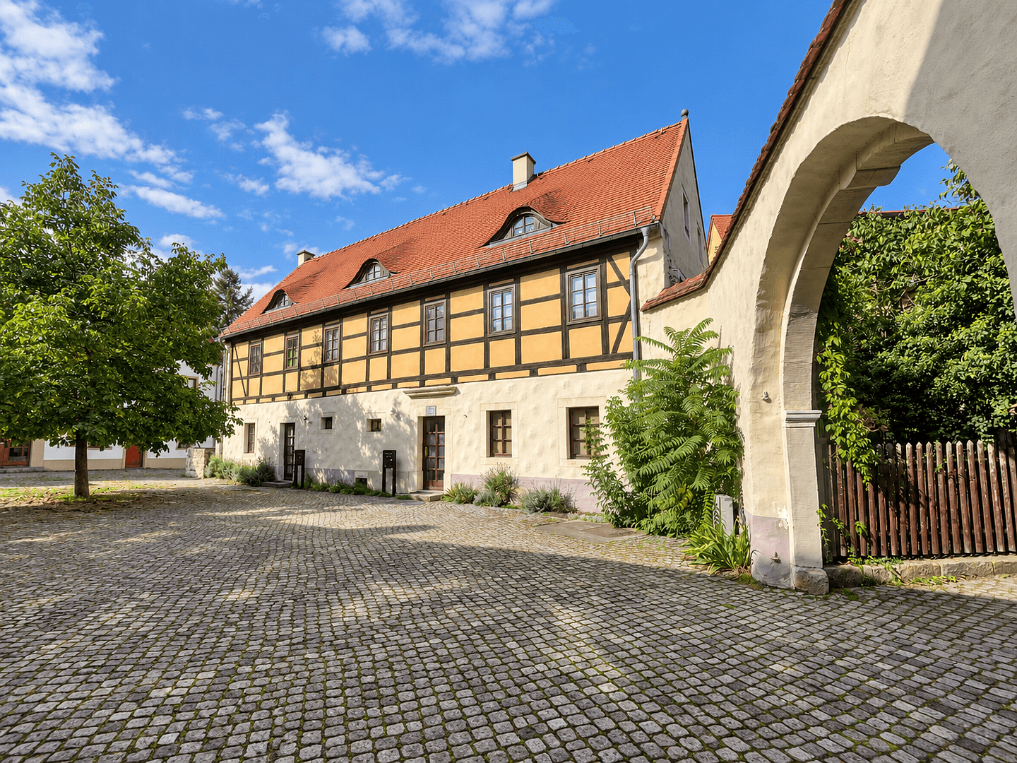 Predaj domu 177 m², pozemok 120 m², Cossebaude, Sasko Predaj domu 177 m², pozemok 120 m², Cossebaude, Sasko