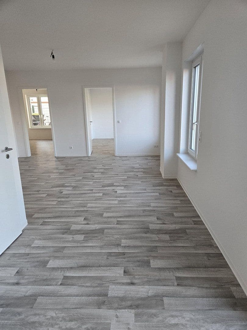 Prenájom bytu 3-izbový 81 m², Bütower Str. 34, Berlin, Berlín Prenájom bytu 3-izbový 81 m², Bütower Str. 34, Berlin, Berlín