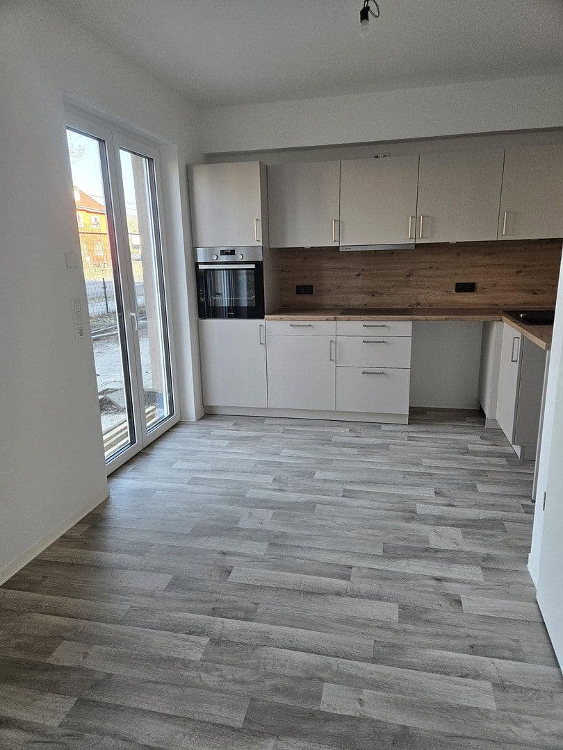 Prenájom bytu 3-izbový 81 m², Bütower Str. 34, Berlin, Berlín Prenájom bytu 3-izbový 81 m², Bütower Str. 34, Berlin, Berlín