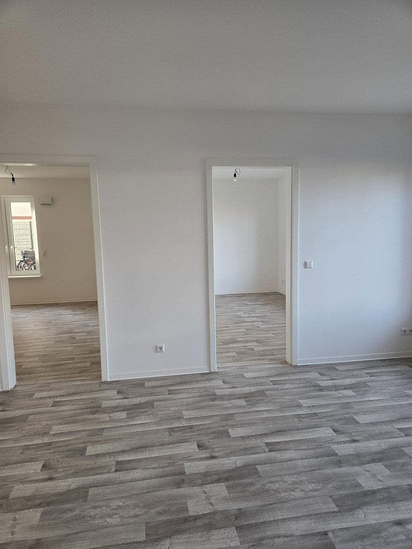 Prenájom bytu 3-izbový 81 m², Bütower Str. 34, Berlin, Berlín Prenájom bytu 3-izbový 81 m², Bütower Str. 34, Berlin, Berlín