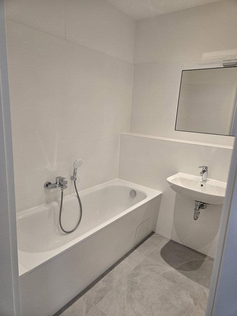Prenájom bytu 3-izbový 81 m², Bütower Str. 34, Berlin, Berlín Prenájom bytu 3-izbový 81 m², Bütower Str. 34, Berlin, Berlín