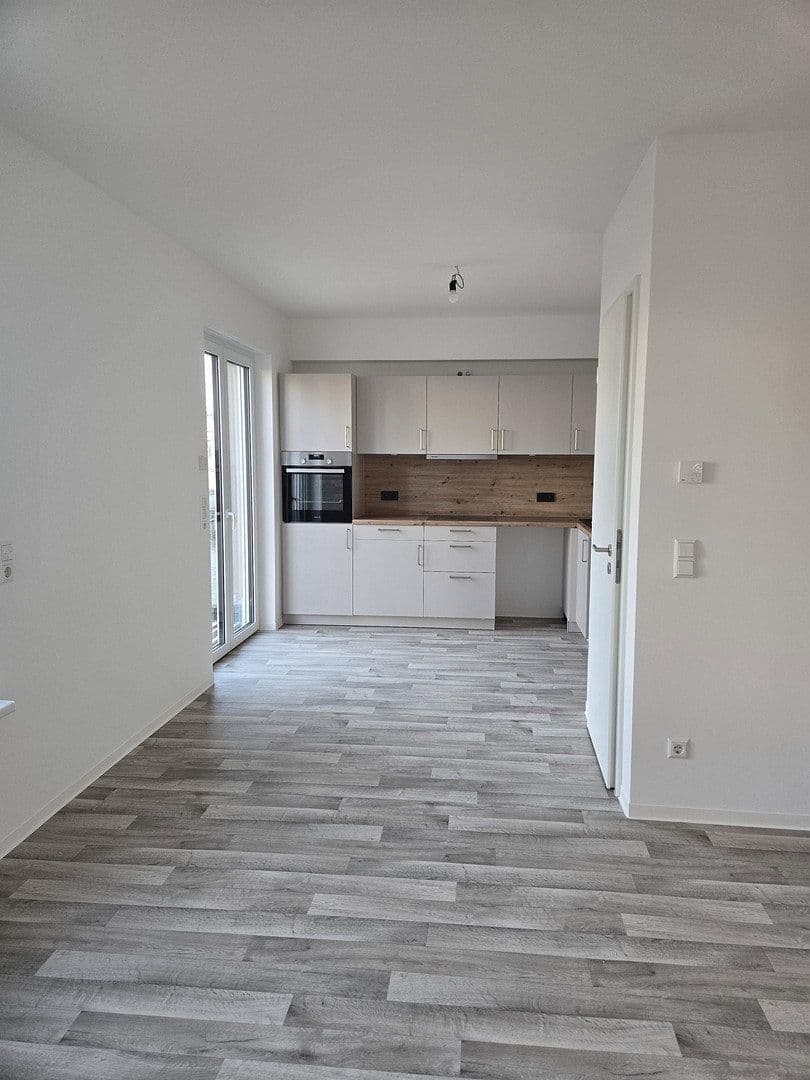 Prenájom bytu 3-izbový 81 m², Bütower Str. 34, Berlin, Berlín Prenájom bytu 3-izbový 81 m², Bütower Str. 34, Berlin, Berlín