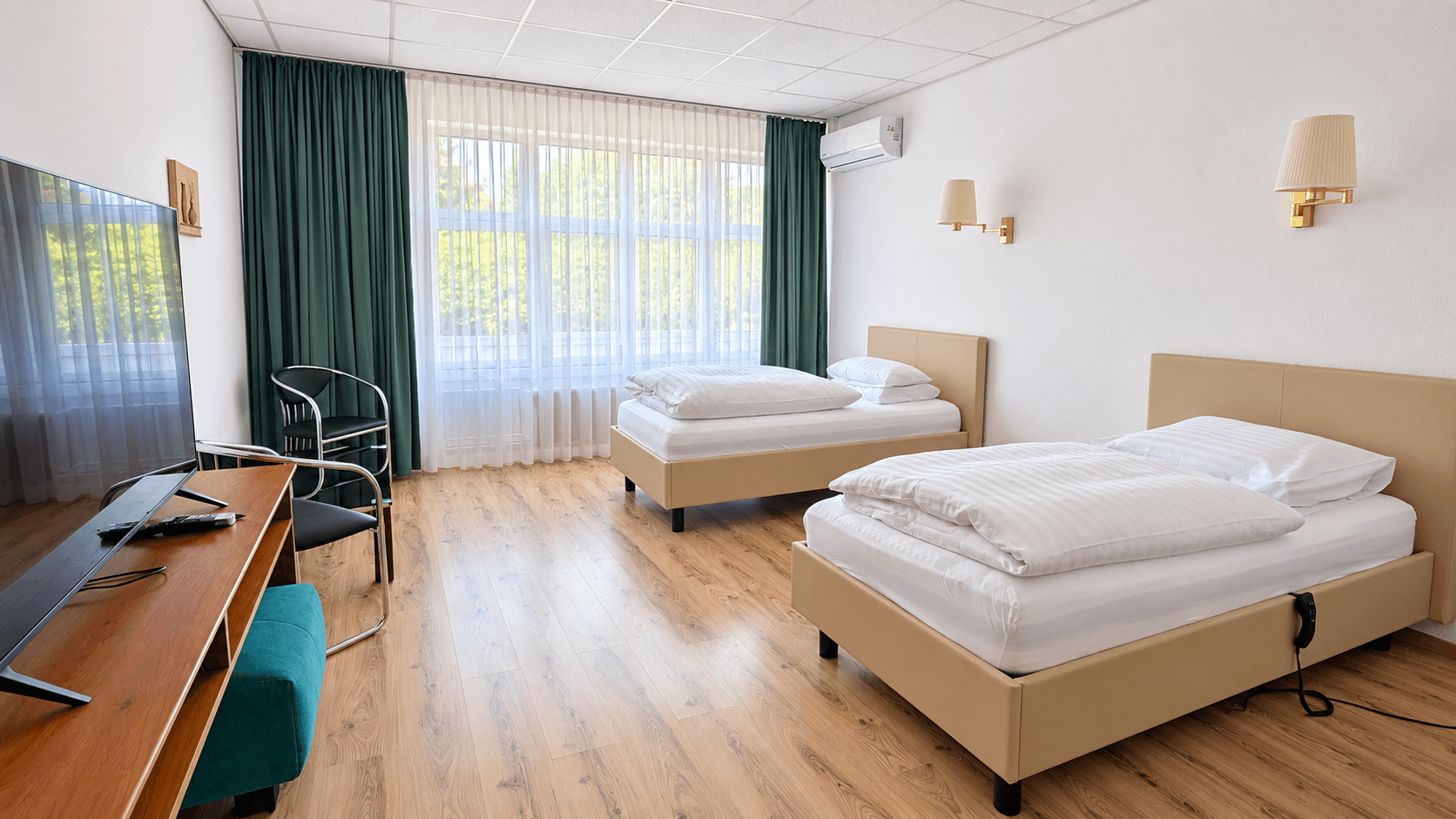 Prenájom bytu 3-izbový 114 m², Steinbergstr. 3, Leipzig, Leipzig OT Holzhausen, Sasko Prenájom bytu 3-izbový 114 m², Steinbergstr. 3, Leipzig, Leipzig OT Holzhausen, Sasko