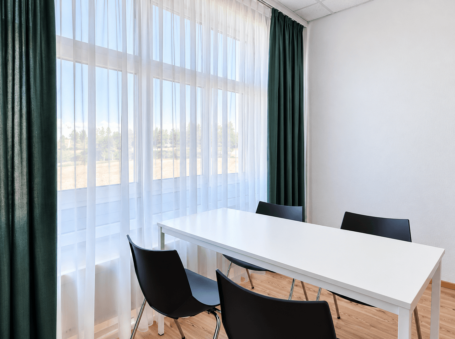 Prenájom bytu 3-izbový 114 m², Steinbergstr. 3, Leipzig, Leipzig OT Holzhausen, Sasko Prenájom bytu 3-izbový 114 m², Steinbergstr. 3, Leipzig, Leipzig OT Holzhausen, Sasko