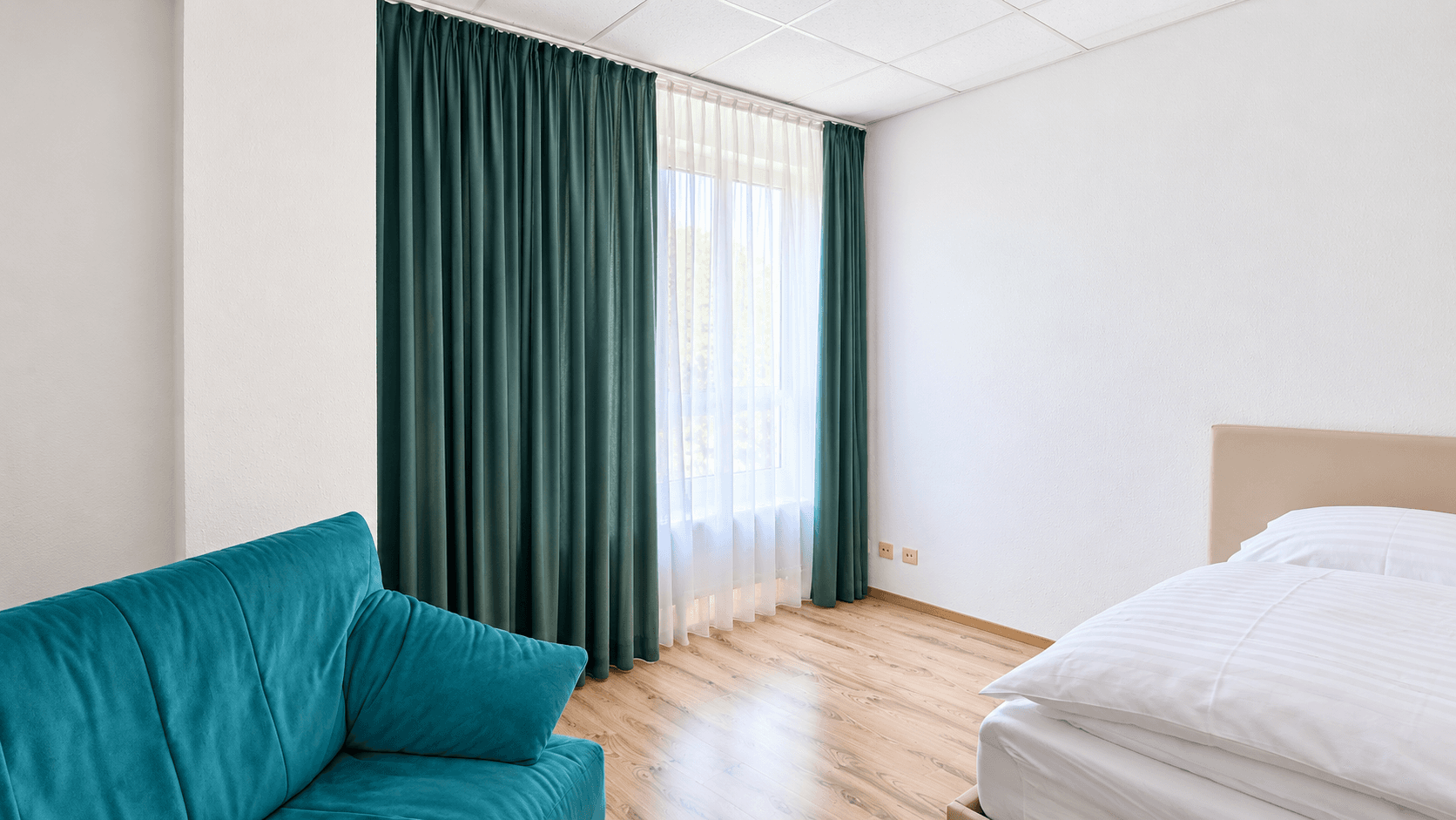 Prenájom bytu 3-izbový 114 m², Steinbergstr. 3, Leipzig, Leipzig OT Holzhausen, Sasko Prenájom bytu 3-izbový 114 m², Steinbergstr. 3, Leipzig, Leipzig OT Holzhausen, Sasko