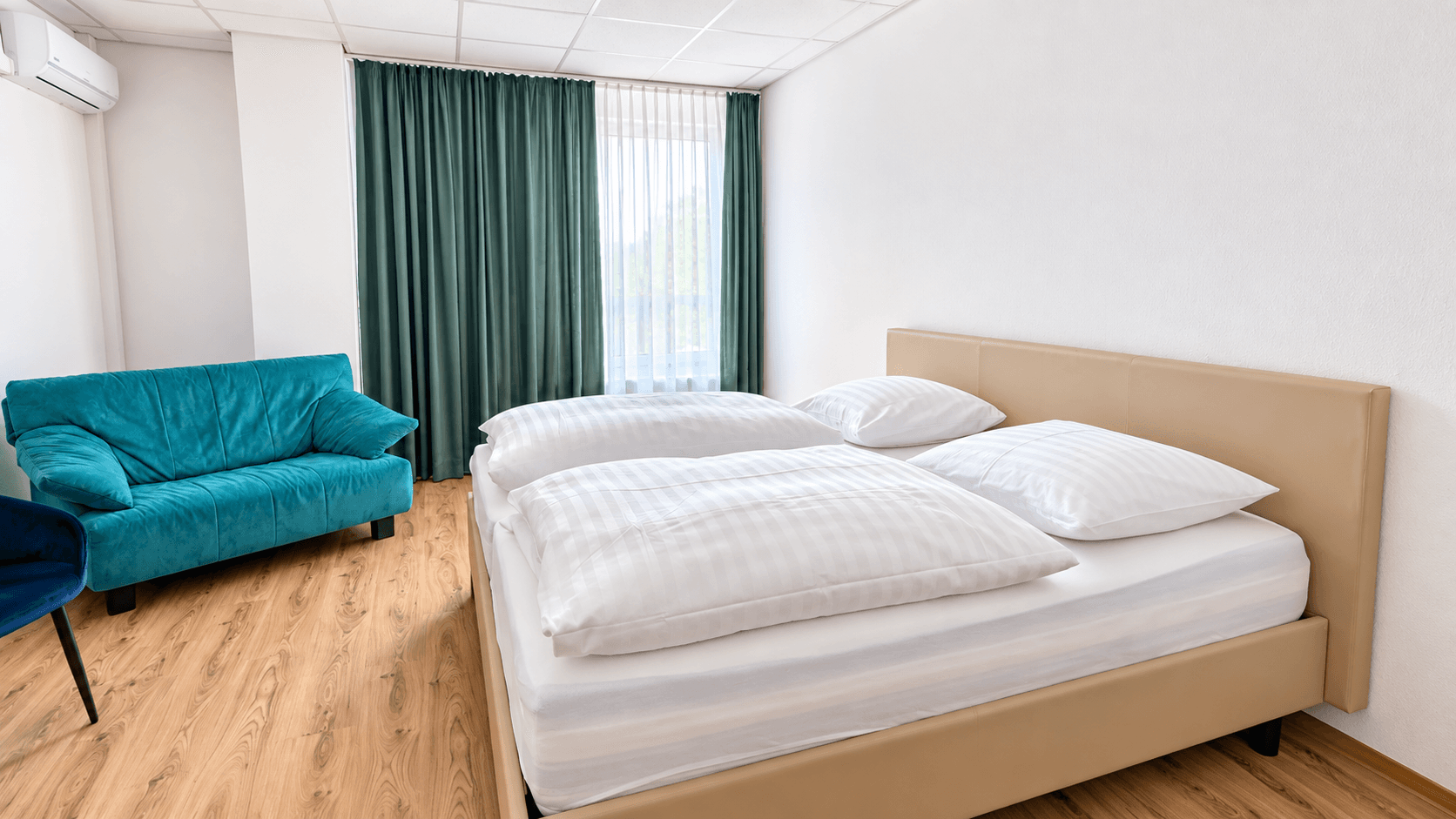 Prenájom bytu 3-izbový 114 m², Steinbergstr. 3, Leipzig, Leipzig OT Holzhausen, Sasko Prenájom bytu 3-izbový 114 m², Steinbergstr. 3, Leipzig, Leipzig OT Holzhausen, Sasko