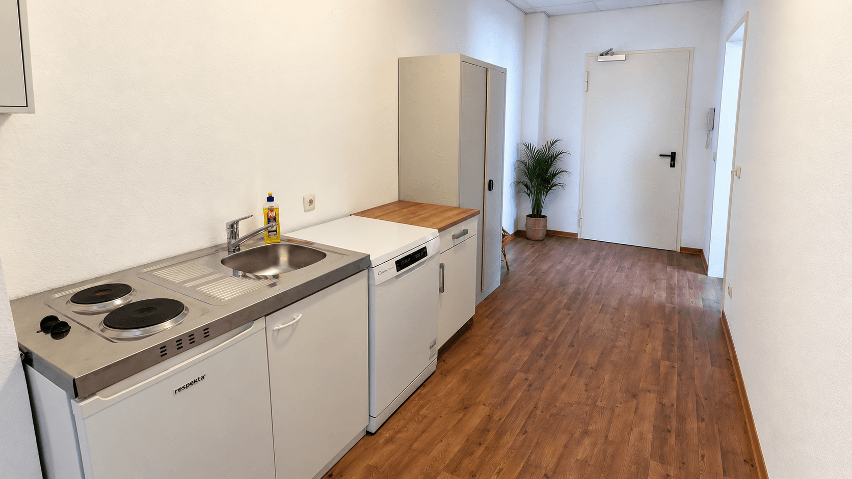 Prenájom bytu 3-izbový 114 m², Steinbergstr. 3, Leipzig, Leipzig OT Holzhausen, Sasko Prenájom bytu 3-izbový 114 m², Steinbergstr. 3, Leipzig, Leipzig OT Holzhausen, Sasko