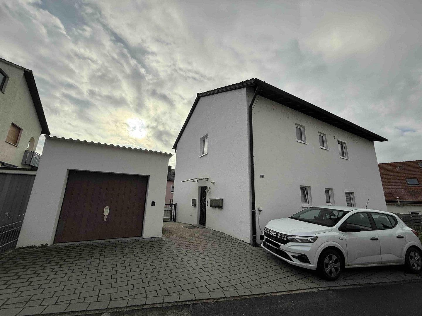 Predaj domu 180 m², pozemok 535 m², Neckarwestheim, Bádensko-Wurttembersko Predaj domu 180 m², pozemok 535 m², Neckarwestheim, Bádensko-Wurttembersko