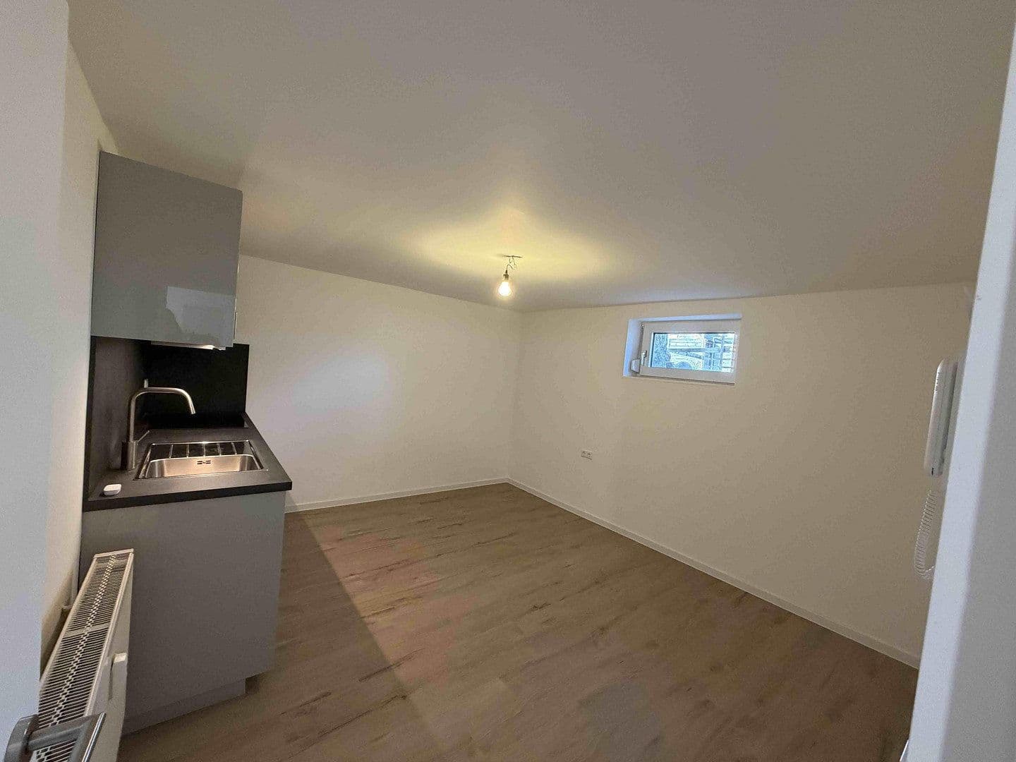 Predaj domu 180 m², pozemok 535 m², Neckarwestheim, Bádensko-Wurttembersko Predaj domu 180 m², pozemok 535 m², Neckarwestheim, Bádensko-Wurttembersko
