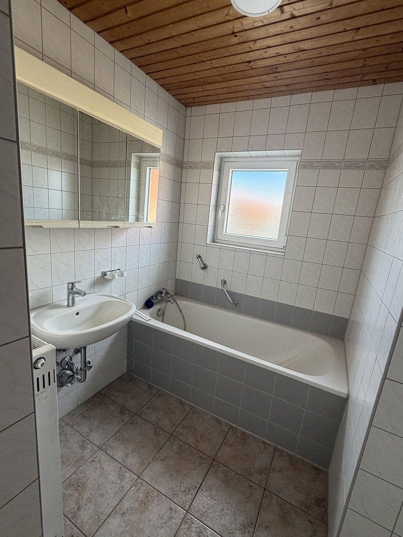 Predaj domu 180 m², pozemok 535 m², Neckarwestheim, Bádensko-Wurttembersko Predaj domu 180 m², pozemok 535 m², Neckarwestheim, Bádensko-Wurttembersko