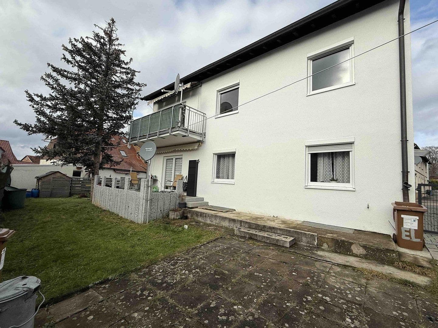 Predaj domu 180 m², pozemok 535 m², Neckarwestheim, Bádensko-Wurttembersko Predaj domu 180 m², pozemok 535 m², Neckarwestheim, Bádensko-Wurttembersko
