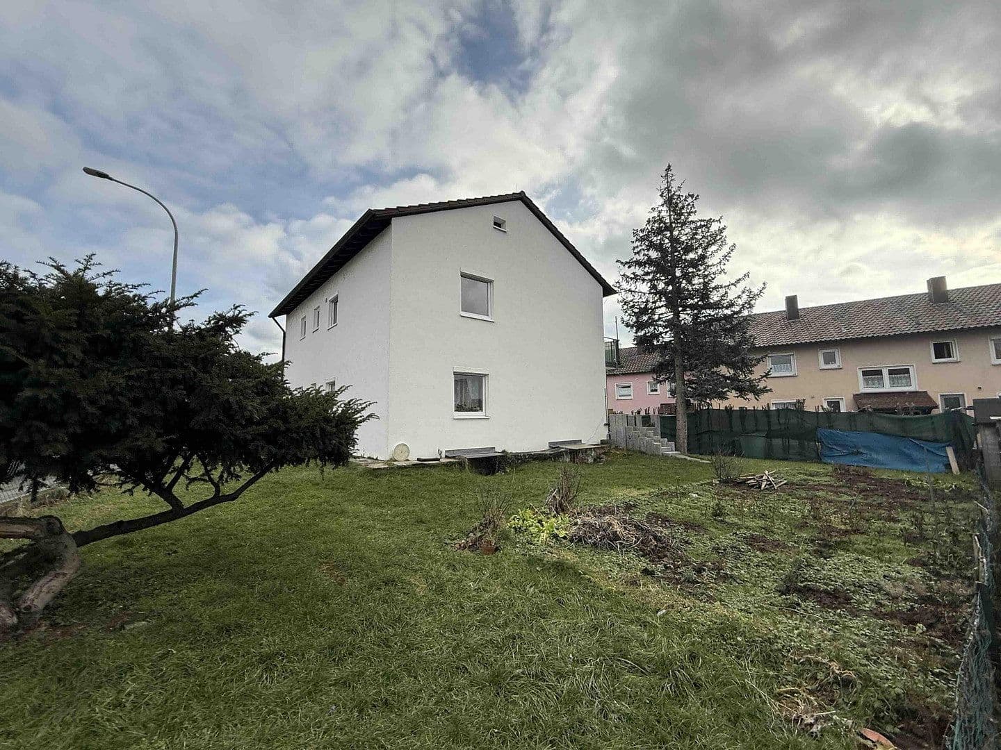 Predaj domu 180 m², pozemok 535 m², Neckarwestheim, Bádensko-Wurttembersko Predaj domu 180 m², pozemok 535 m², Neckarwestheim, Bádensko-Wurttembersko