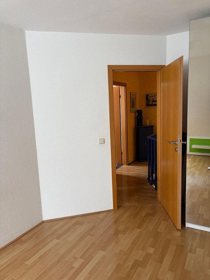 Predaj domu 150 m², pozemok 231 m², Dorfstraße, Duisburg, Severné Porýnie - Westfálsko Predaj domu 150 m², pozemok 231 m², Dorfstraße, Duisburg, Severné Porýnie - Westfálsko
