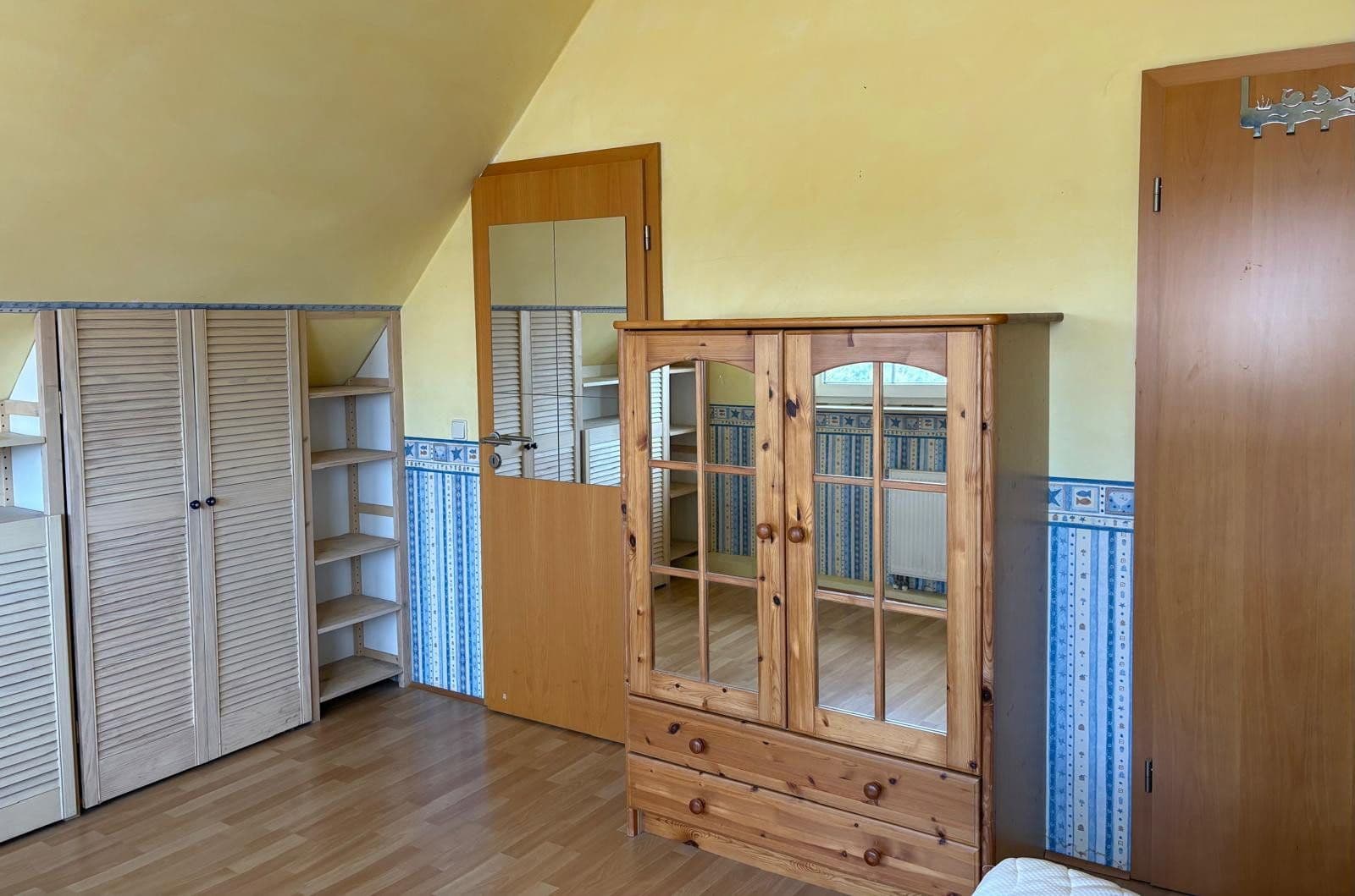 Predaj domu 150 m², pozemok 231 m², Dorfstraße, Duisburg, Severné Porýnie - Westfálsko Predaj domu 150 m², pozemok 231 m², Dorfstraße, Duisburg, Severné Porýnie - Westfálsko