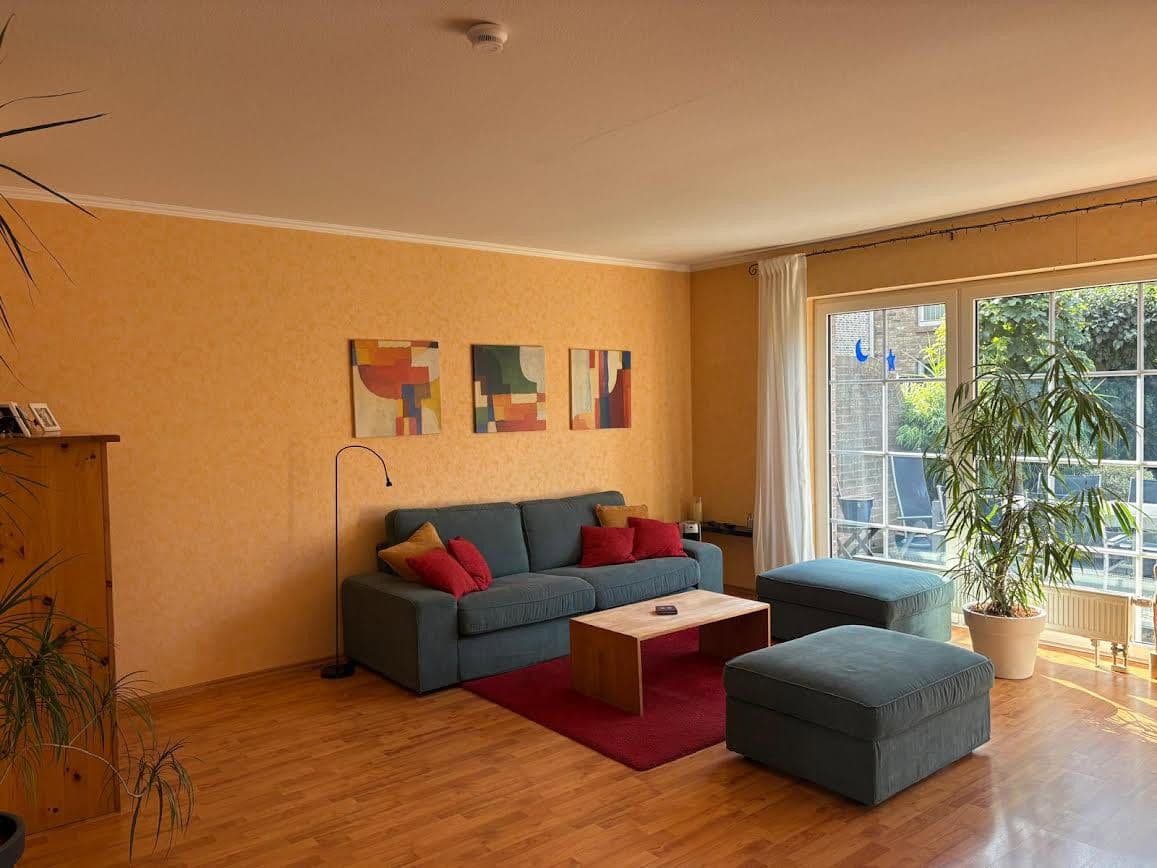 Predaj domu 150 m², pozemok 231 m², Dorfstraße, Duisburg, Severné Porýnie - Westfálsko Predaj domu 150 m², pozemok 231 m², Dorfstraße, Duisburg, Severné Porýnie - Westfálsko