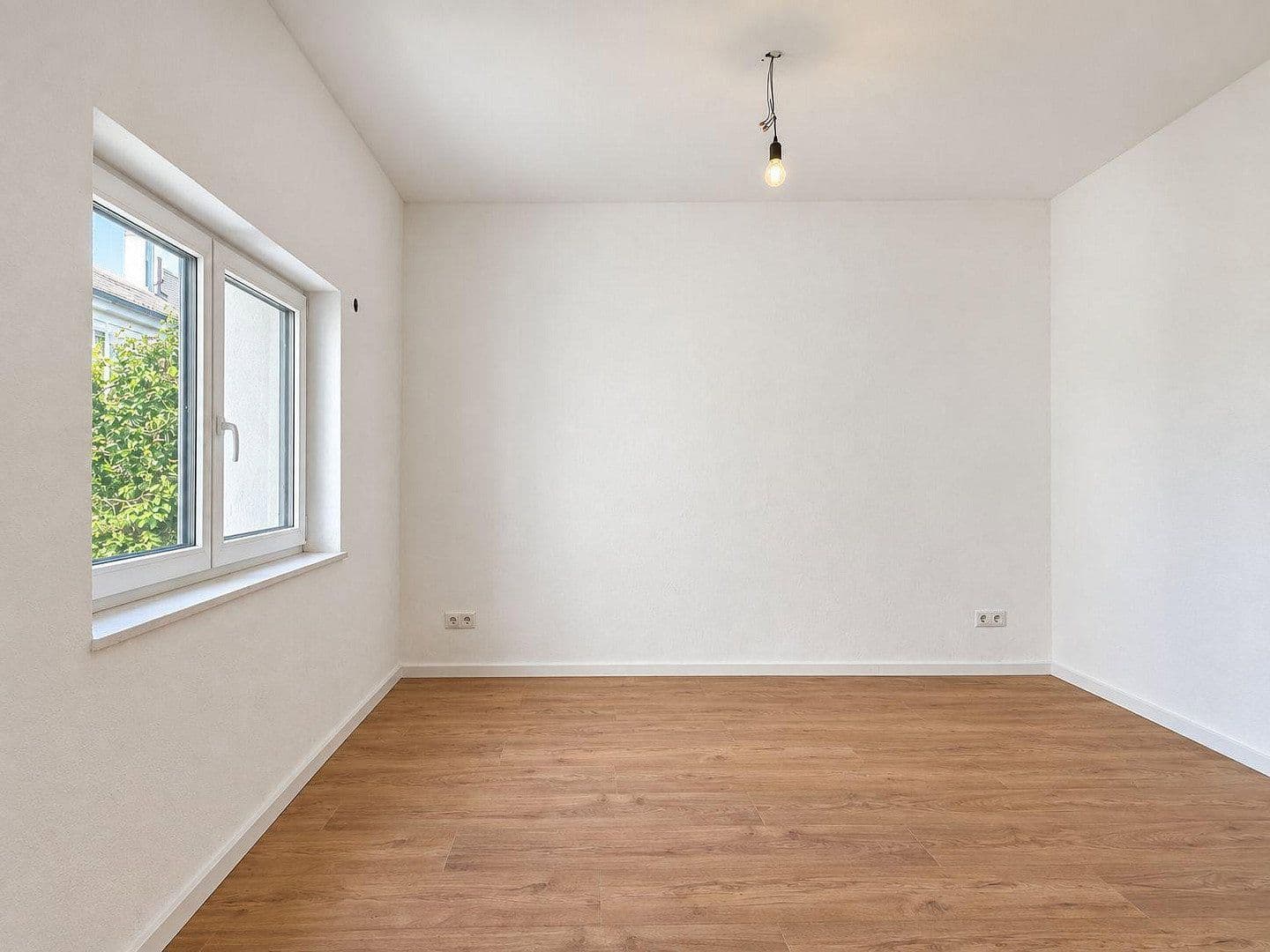 Prenájom bytu 5-izbový 115 m², Ergolding, Bavorsko Prenájom bytu 5-izbový 115 m², Ergolding, Bavorsko