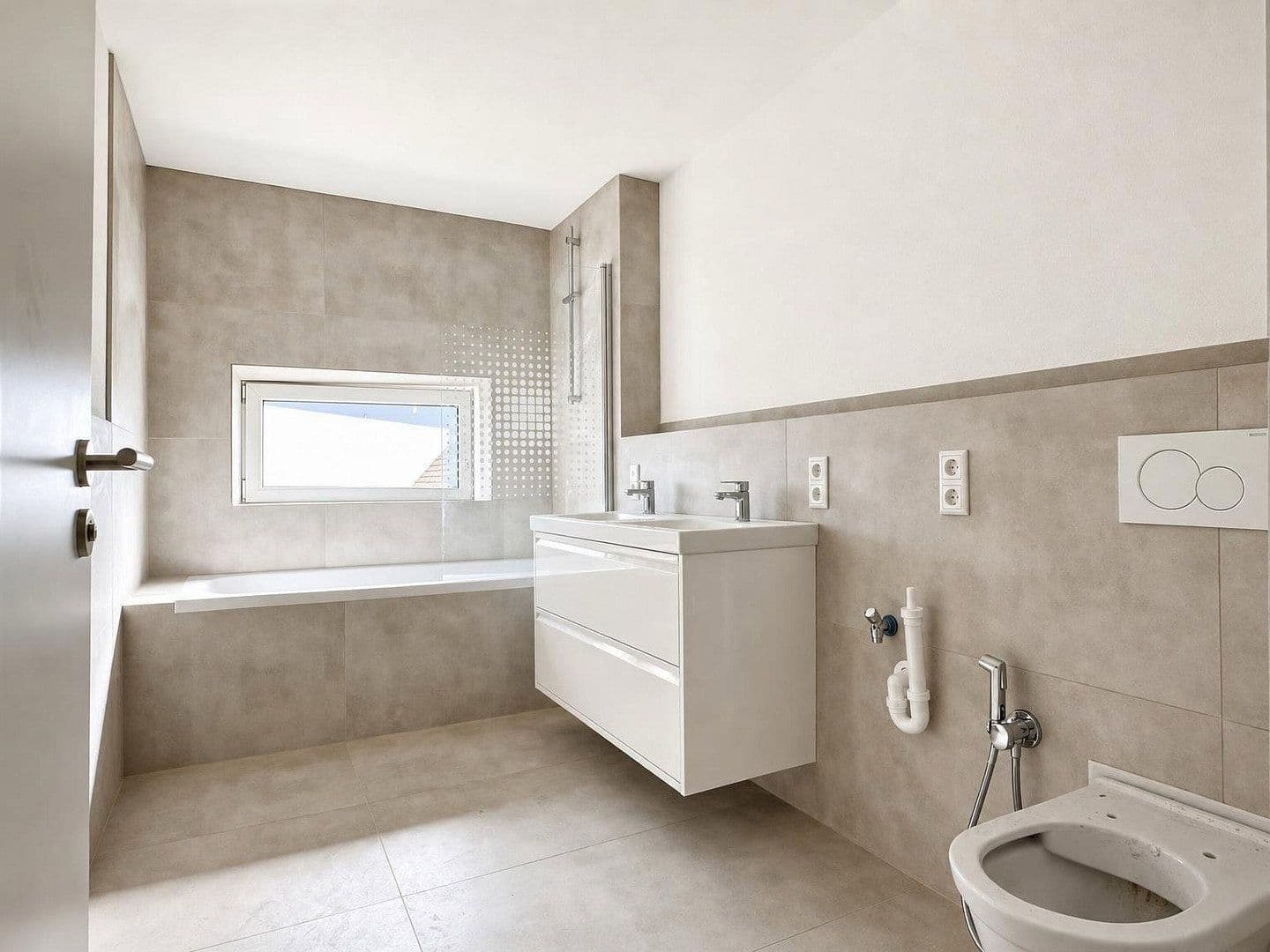 Prenájom bytu 5-izbový 115 m², Ergolding, Bavorsko Prenájom bytu 5-izbový 115 m², Ergolding, Bavorsko