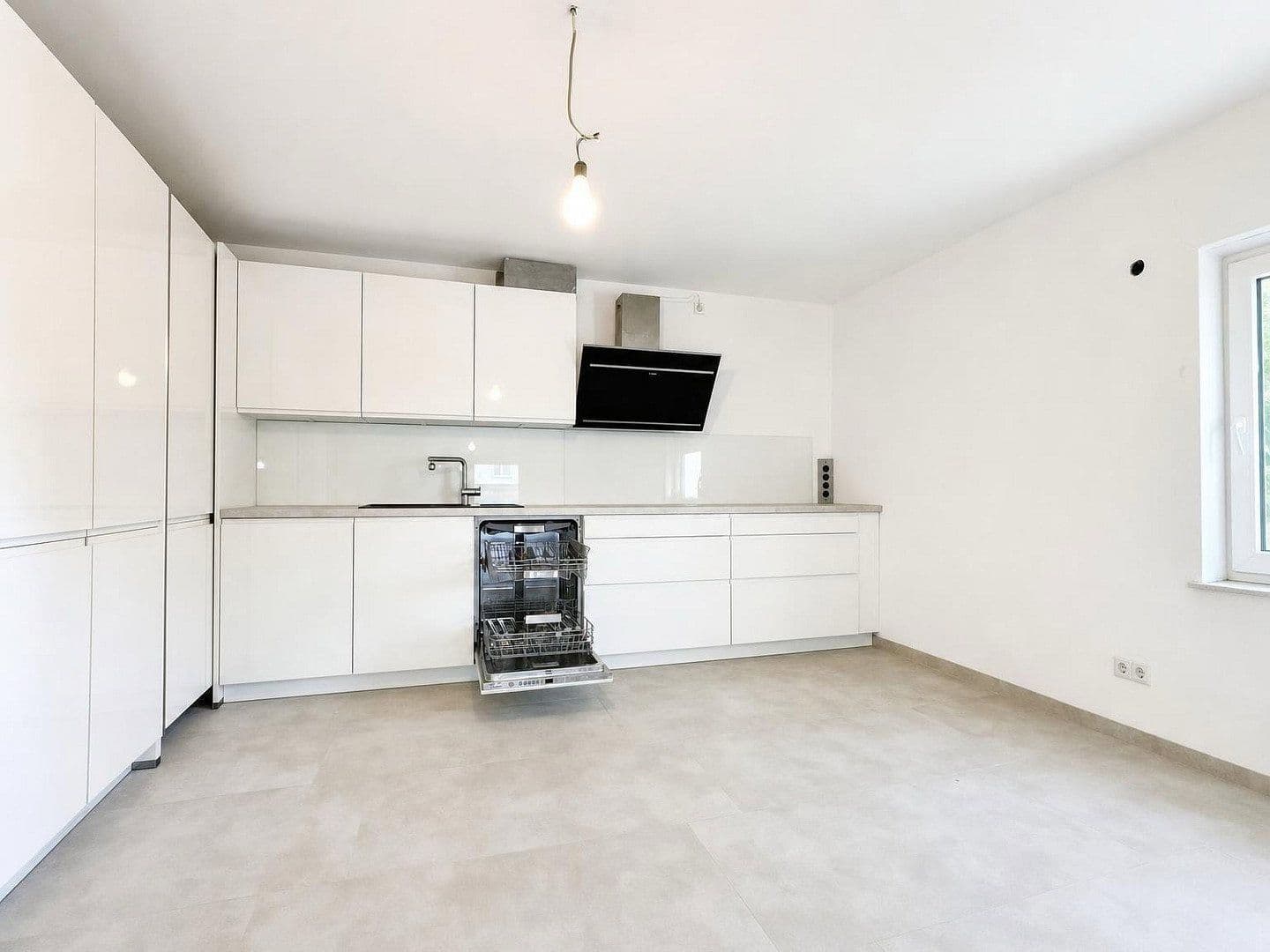Prenájom bytu 5-izbový 115 m², Ergolding, Bavorsko Prenájom bytu 5-izbový 115 m², Ergolding, Bavorsko