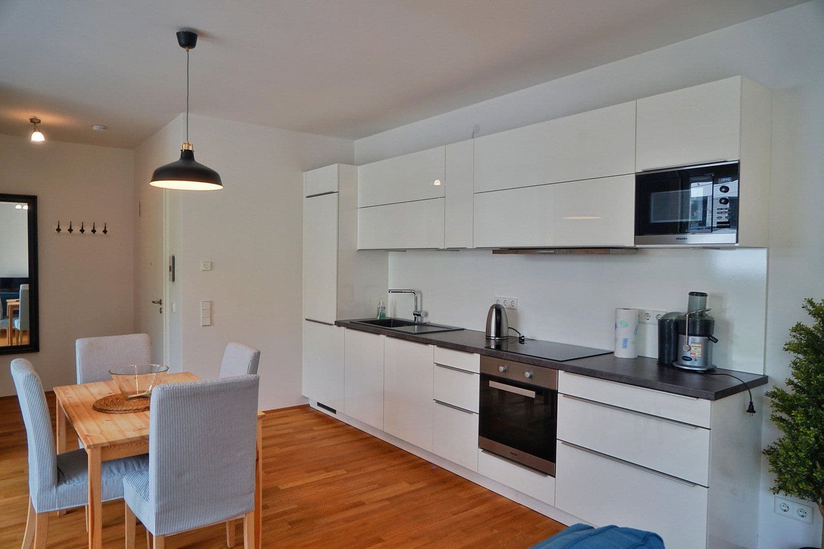 Predaj bytu 3-izbový 76 m², Stuttgart, Bádensko-Wurttembersko Predaj bytu 3-izbový 76 m², Stuttgart, Bádensko-Wurttembersko