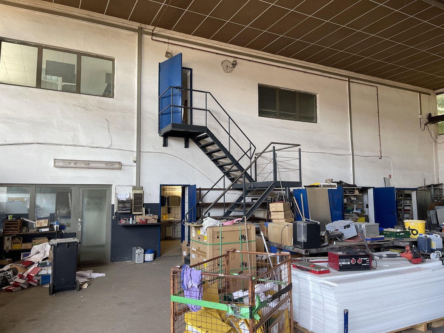 Prenájom nebytového priestoru 940 m², Allingerstr. 10, Vilshofen an der Donau, Bavorsko Prenájom nebytového priestoru 940 m², Allingerstr. 10, Vilshofen an der Donau, Bavorsko