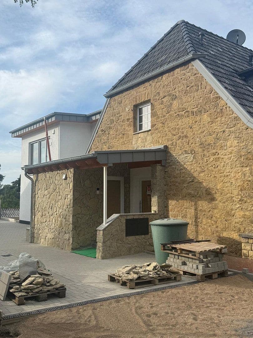 Prenájom bytu 2-izbový 95 m², Zülpich, Severné Porýnie - Westfálsko Prenájom bytu 2-izbový 95 m², Zülpich, Severné Porýnie - Westfálsko